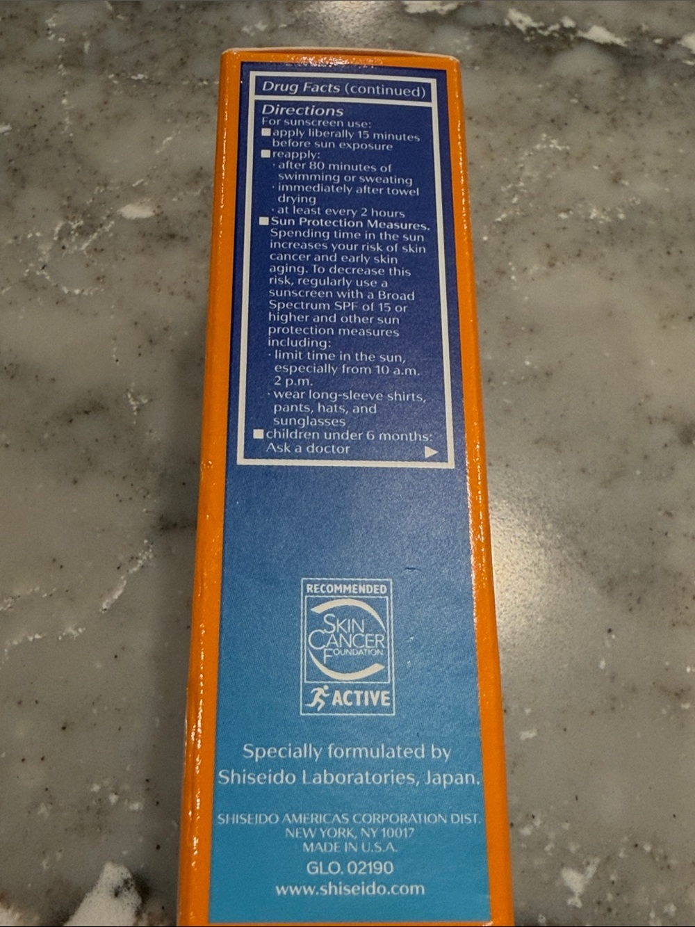 Shiseido Clear Sunscreen Stick SPF 50+ – Blue & Orange Packaging - Picture 3 of 7